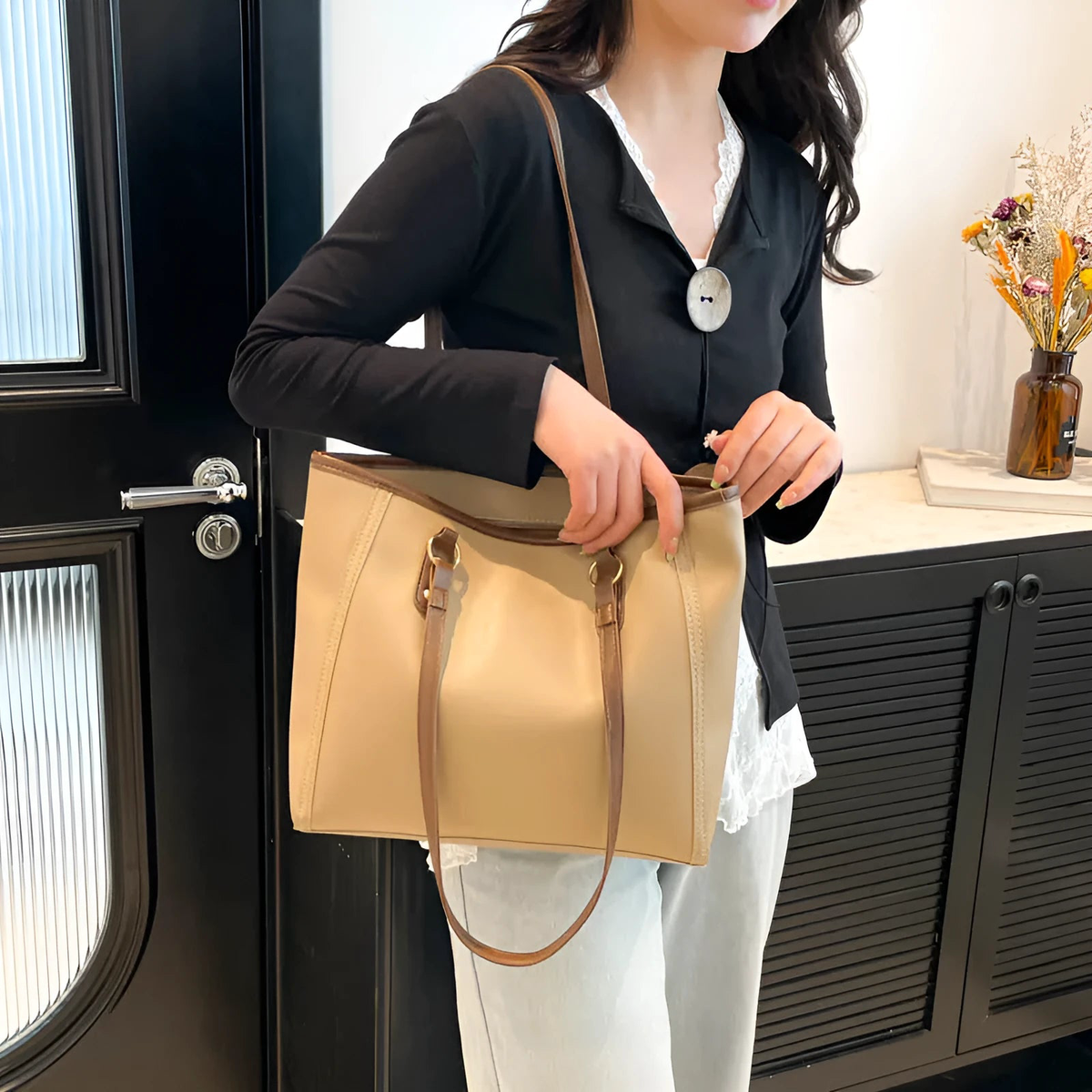 Contrast Color Retro Large Capacity Tote Bag for Students and Commuters in PU Material with Slit Pocket and Multiple Internal Organisation Sections, Available in Black, Brown, Khaki, and W