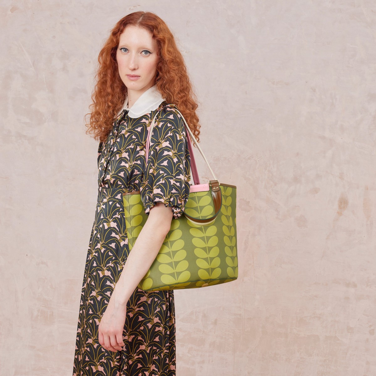 Smile Tote Bag - Solid Stem Olive