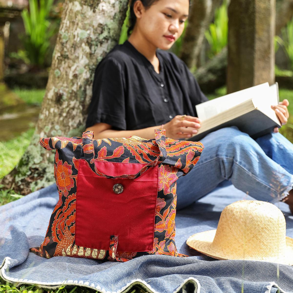 Handmade Cotton Foldable Tote Bag with Warm Batik Motifs - Blitar's Autumn