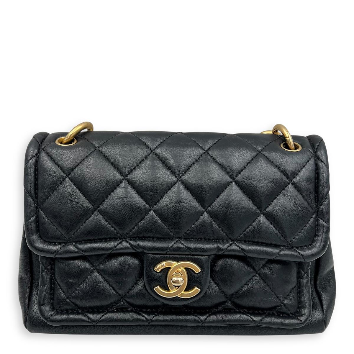 Quilted Seasonal Shoulder Bag Black in Calfskin, Gold hardware