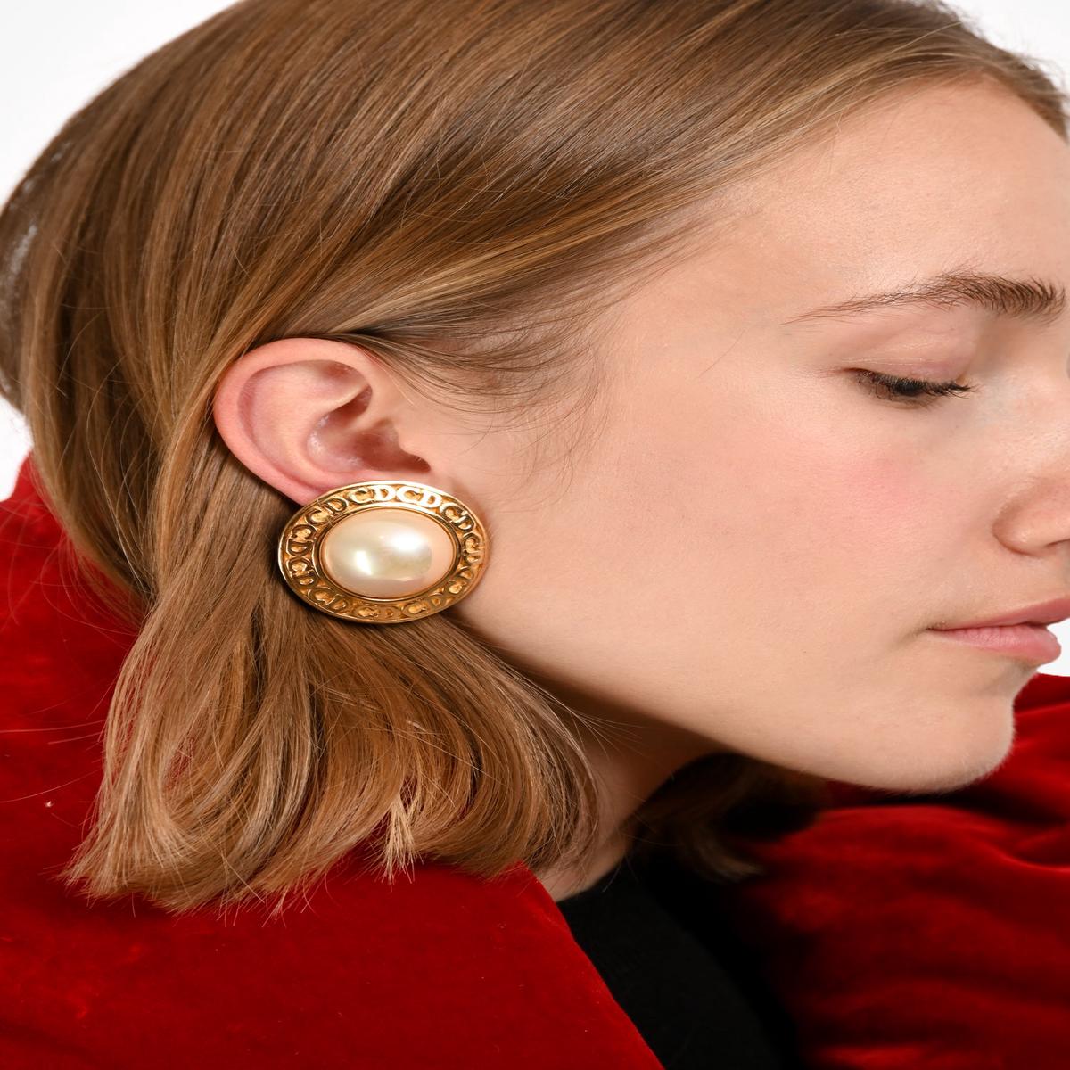 Christian Dior Gold Tone Metal/Faux Pearl Ear Clips