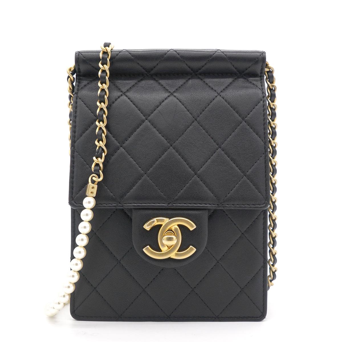 Vertical Pearls Clutch with Chic Pearl Chain In Black and Gold Hardware GHW